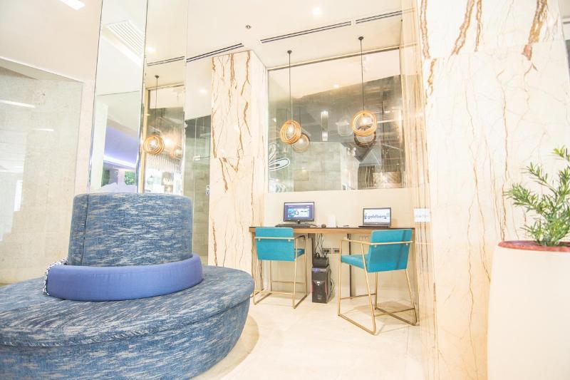 Goldberry Lite Hotel Илоило Экстерьер фото
